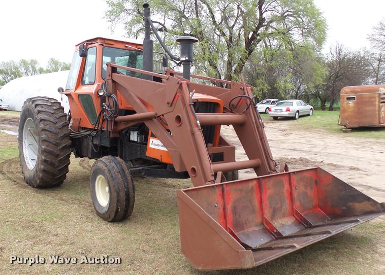 image for item DA7753 1979 Allis Chalmers 7045 tractor