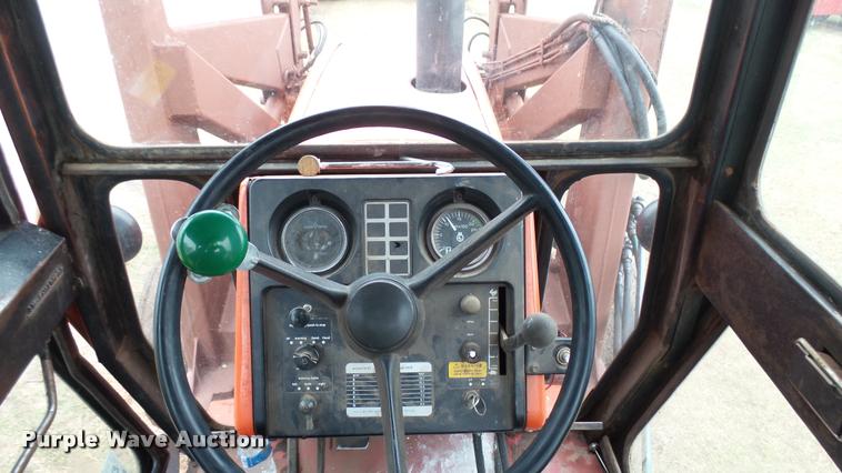 image for item DA7753 1979 Allis Chalmers 7045 tractor