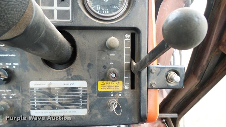 image for item DA7753 1979 Allis Chalmers 7045 tractor