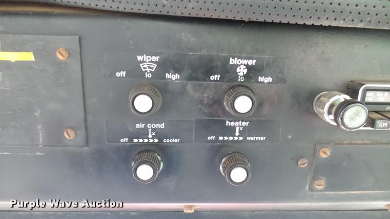 image for item DA7753 1979 Allis Chalmers 7045 tractor