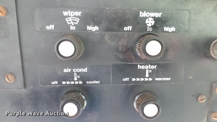 image for item DA7753 1979 Allis Chalmers 7045 tractor