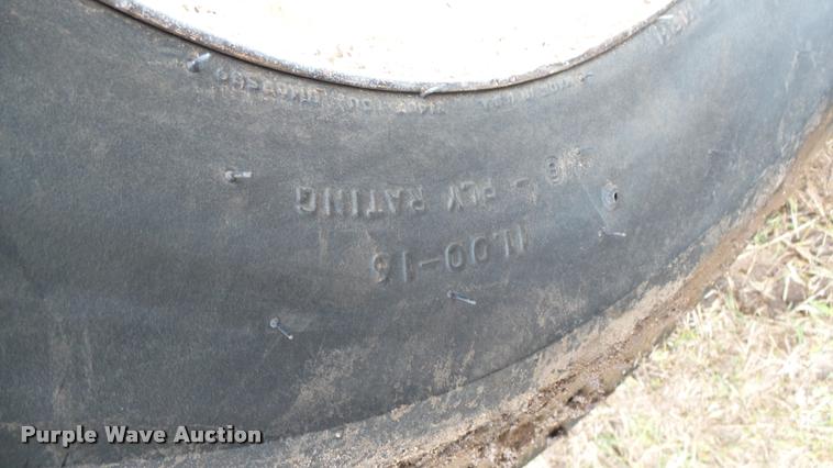 image for item DA7753 1979 Allis Chalmers 7045 tractor