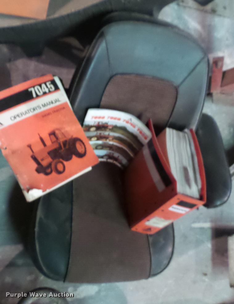 image for item DA7753 1979 Allis Chalmers 7045 tractor