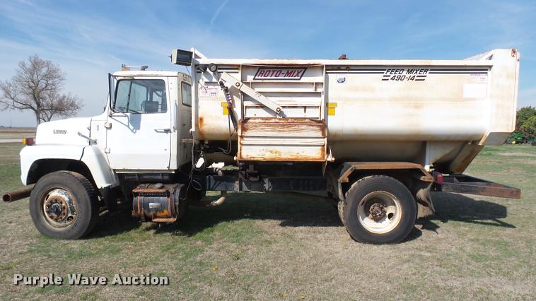 image for item DA7767 1987 Ford L8000 feed mixer truck