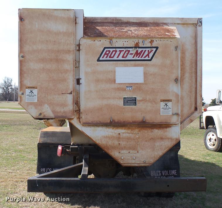 image for item DA7767 1987 Ford L8000 feed mixer truck