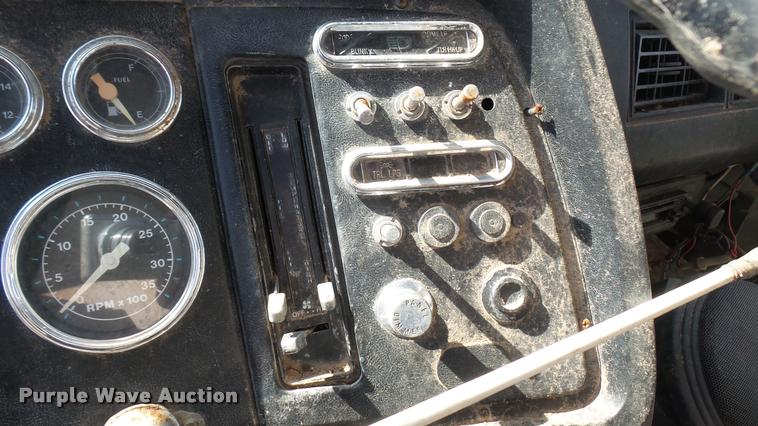 image for item DA7767 1987 Ford L8000 feed mixer truck