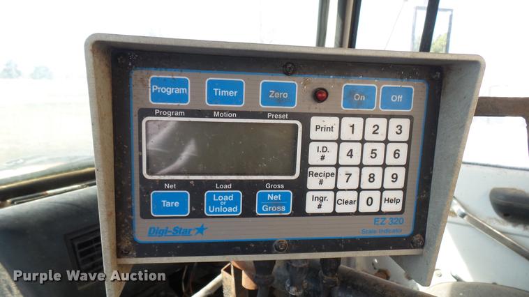 image for item DA7767 1987 Ford L8000 feed mixer truck