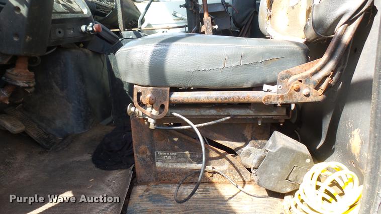 image for item DA7767 1987 Ford L8000 feed mixer truck