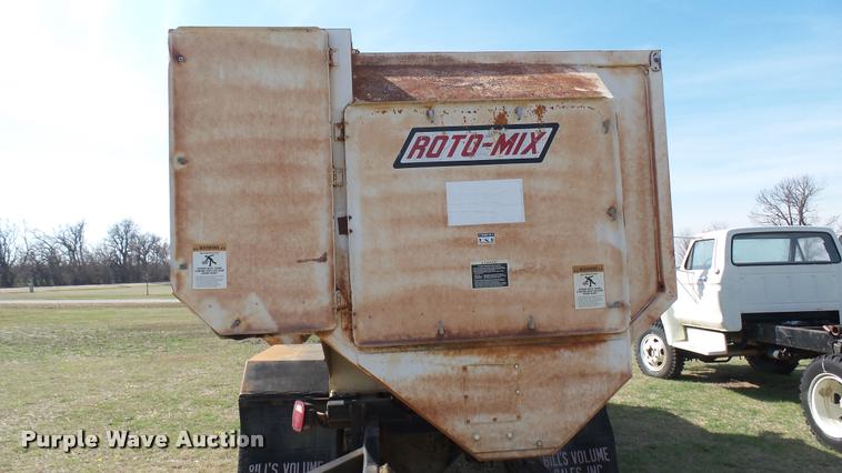 image for item DA7767 1987 Ford L8000 feed mixer truck