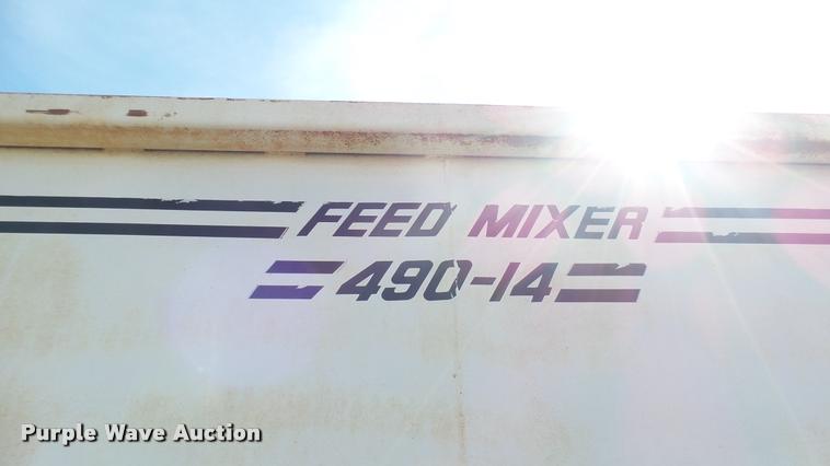 image for item DA7767 1987 Ford L8000 feed mixer truck