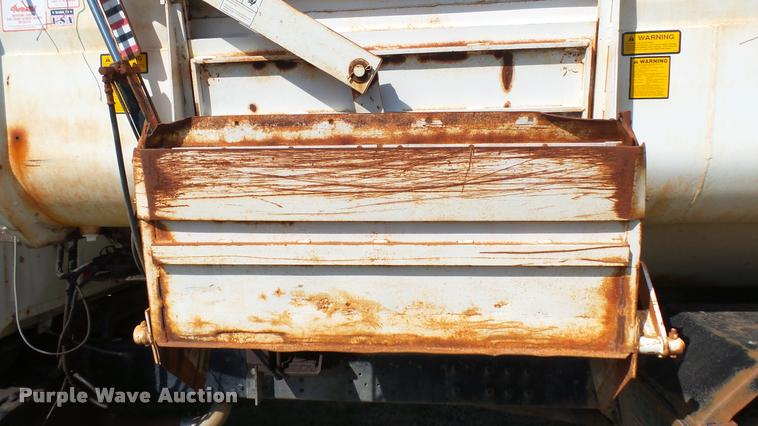 image for item DA7767 1987 Ford L8000 feed mixer truck