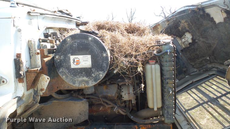 image for item DA7767 1987 Ford L8000 feed mixer truck