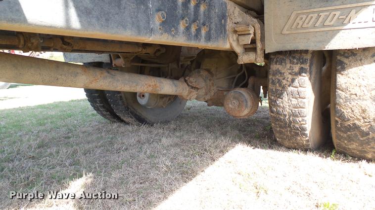 image for item DA7767 1987 Ford L8000 feed mixer truck