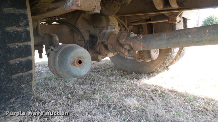 image for item DA7767 1987 Ford L8000 feed mixer truck