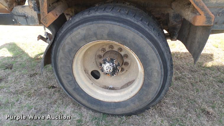 image for item DA7767 1987 Ford L8000 feed mixer truck