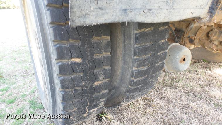 image for item DA7767 1987 Ford L8000 feed mixer truck