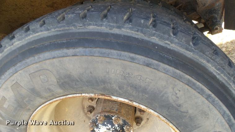 image for item DA7767 1987 Ford L8000 feed mixer truck