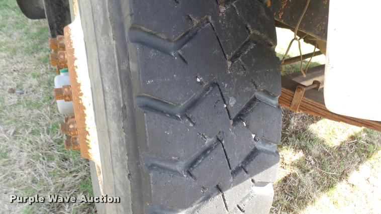 image for item DA7767 1987 Ford L8000 feed mixer truck