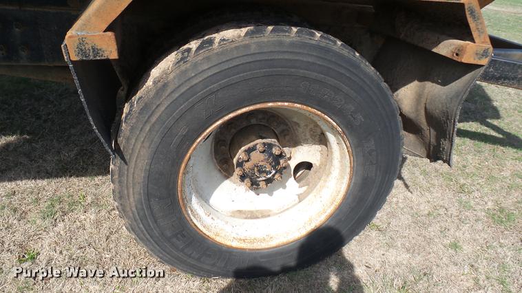 image for item DA7767 1987 Ford L8000 feed mixer truck