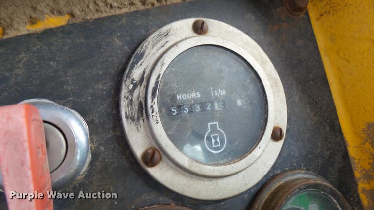 image for item DA7770 1976 John Deere 644B wheel loader