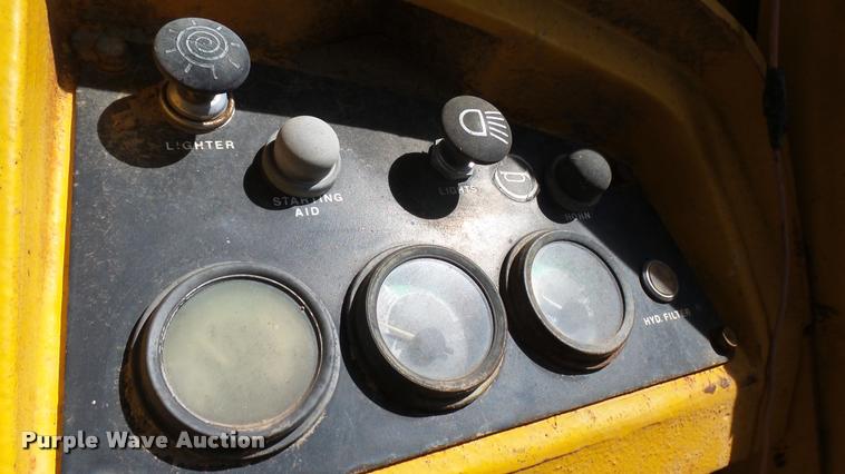 image for item DA7770 1976 John Deere 644B wheel loader