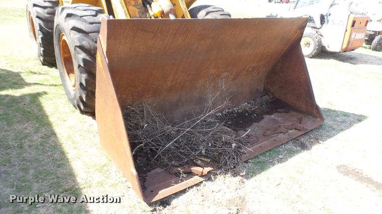 image for item DA7770 1976 John Deere 644B wheel loader