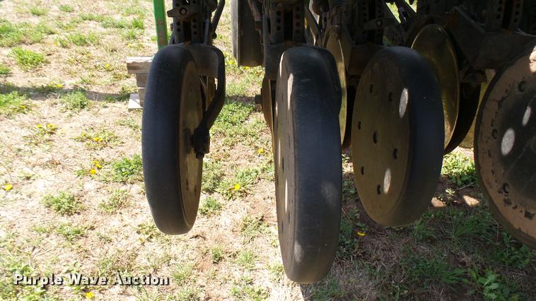 image for item DA7785 John Deere 455 grain drill