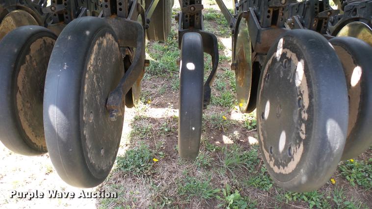 image for item DA7785 John Deere 455 grain drill