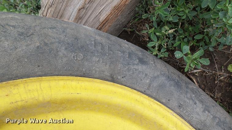 image for item DA7785 John Deere 455 grain drill