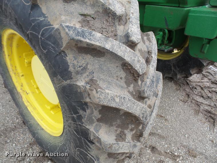 image for item DA8017 1992 John Deere 4960 MFWD tractor