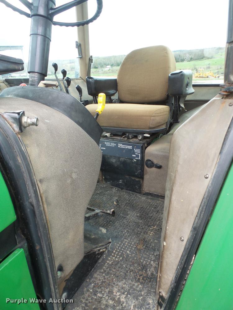 image for item DA8017 1992 John Deere 4960 MFWD tractor