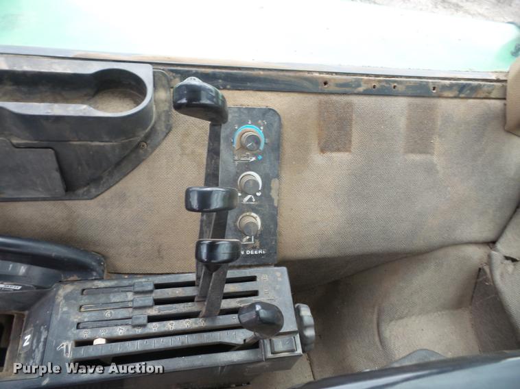 image for item DA8017 1992 John Deere 4960 MFWD tractor