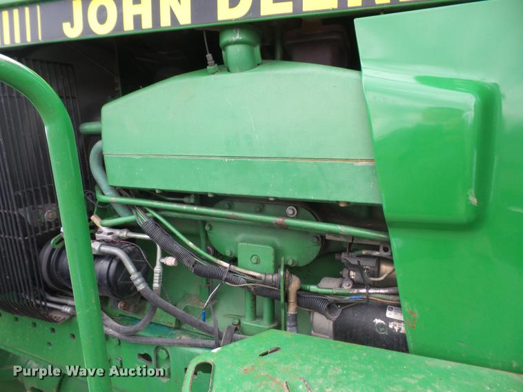 image for item DA8017 1992 John Deere 4960 MFWD tractor