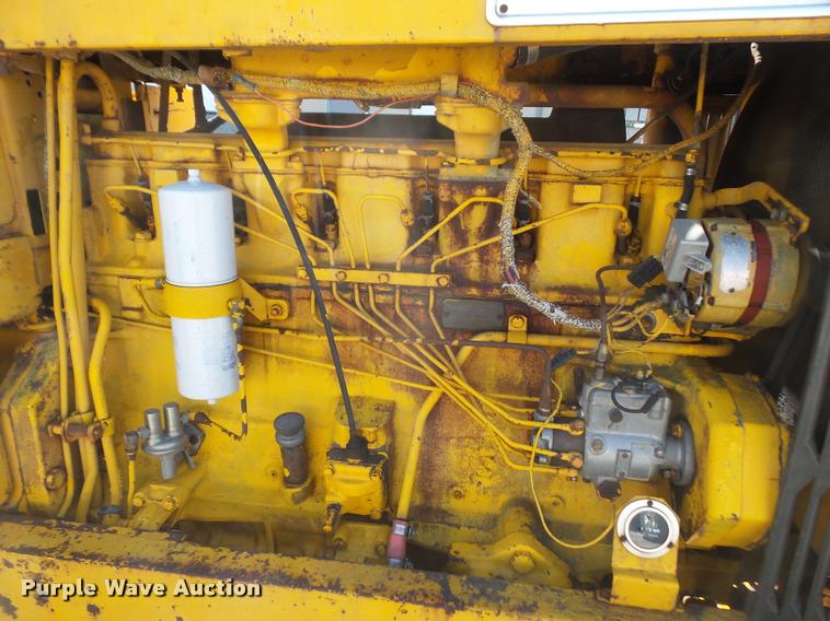 image for item DA8047 1970 John Deere 700A tractor