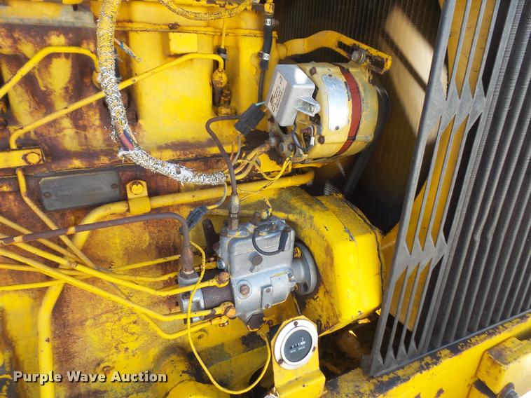 image for item DA8047 1970 John Deere 700A tractor