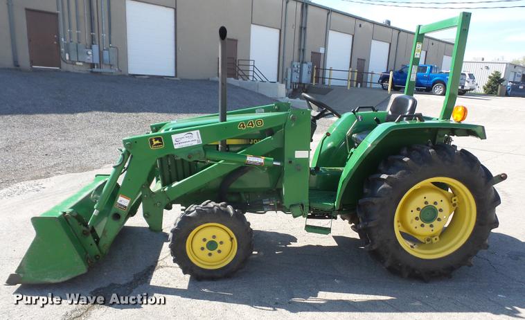 image for item DA8058 1995 John Deere 870 MFWD tractor