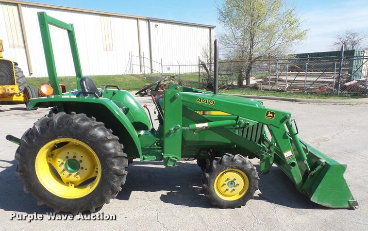image for item DA8058 1995 John Deere 870 MFWD tractor