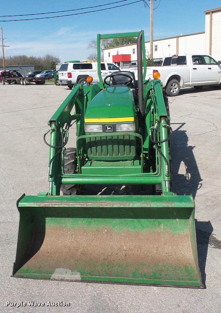 image for item DA8058 1995 John Deere 870 MFWD tractor