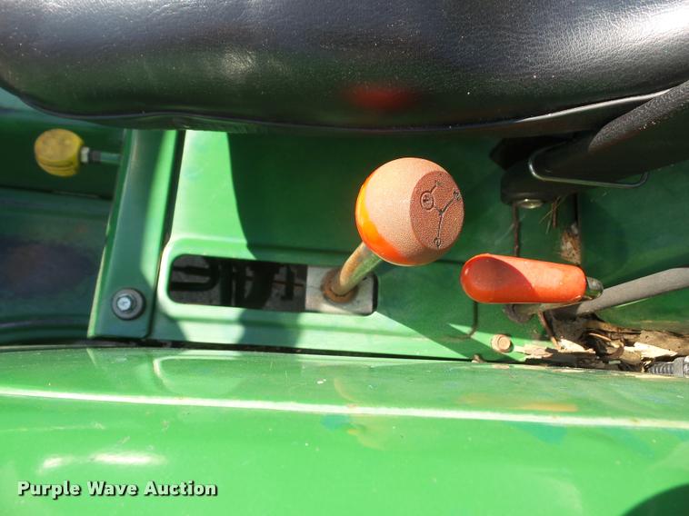 image for item DA8058 1995 John Deere 870 MFWD tractor