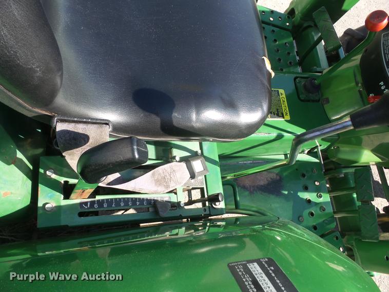 image for item DA8058 1995 John Deere 870 MFWD tractor