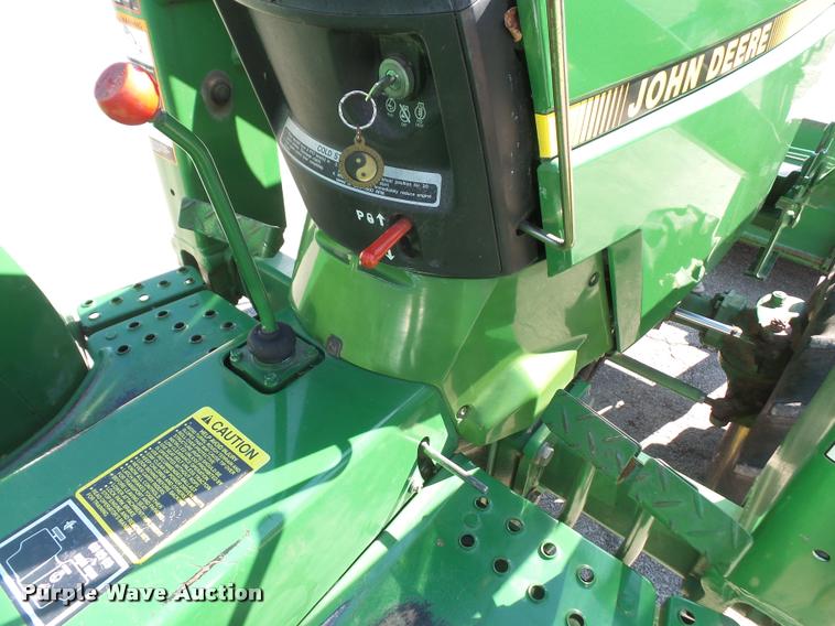 image for item DA8058 1995 John Deere 870 MFWD tractor