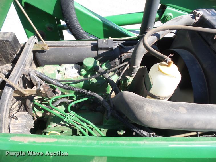 image for item DA8058 1995 John Deere 870 MFWD tractor