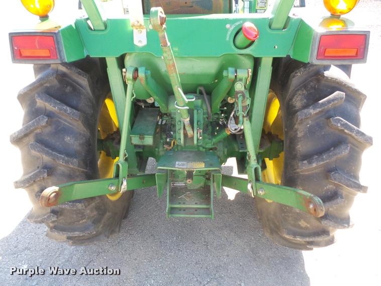 image for item DA8058 1995 John Deere 870 MFWD tractor