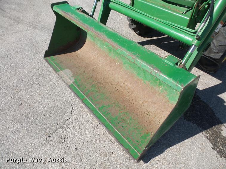 image for item DA8058 1995 John Deere 870 MFWD tractor