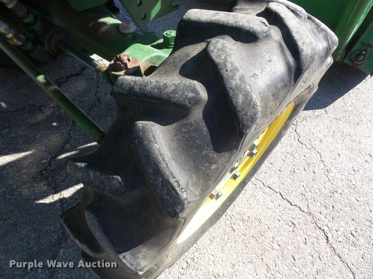 image for item DA8058 1995 John Deere 870 MFWD tractor