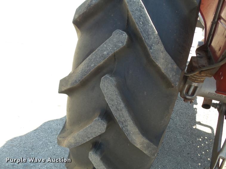 image for item DA8059 1982 Massey-Ferguson 230 tractor