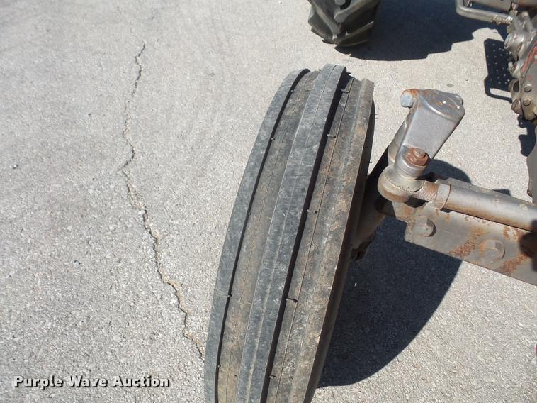 image for item DA8059 1982 Massey-Ferguson 230 tractor