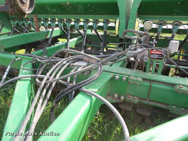 image for item DA8087 John Deere 1560 no-till grain drill