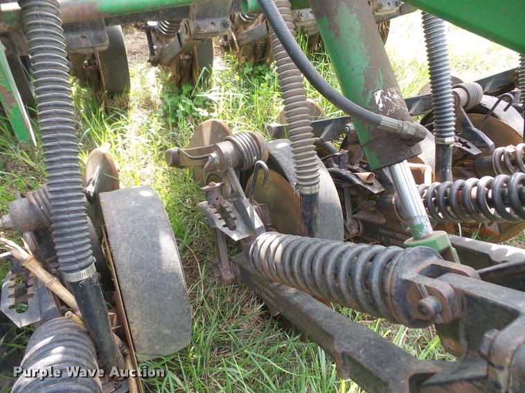 image for item DA8087 John Deere 1560 no-till grain drill