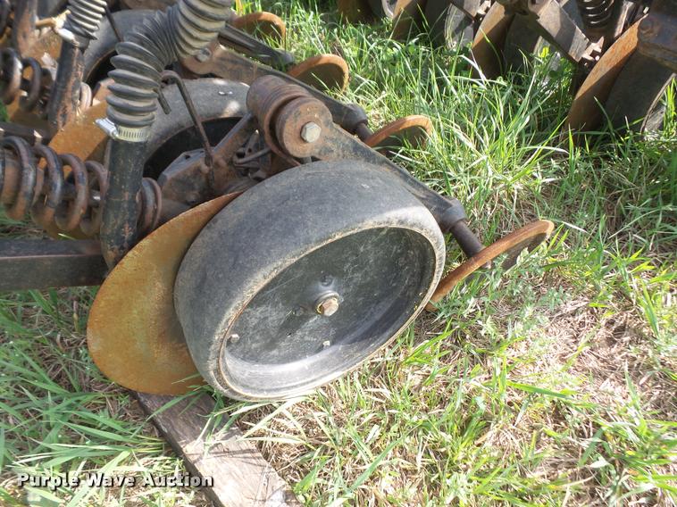 image for item DA8087 John Deere 1560 no-till grain drill